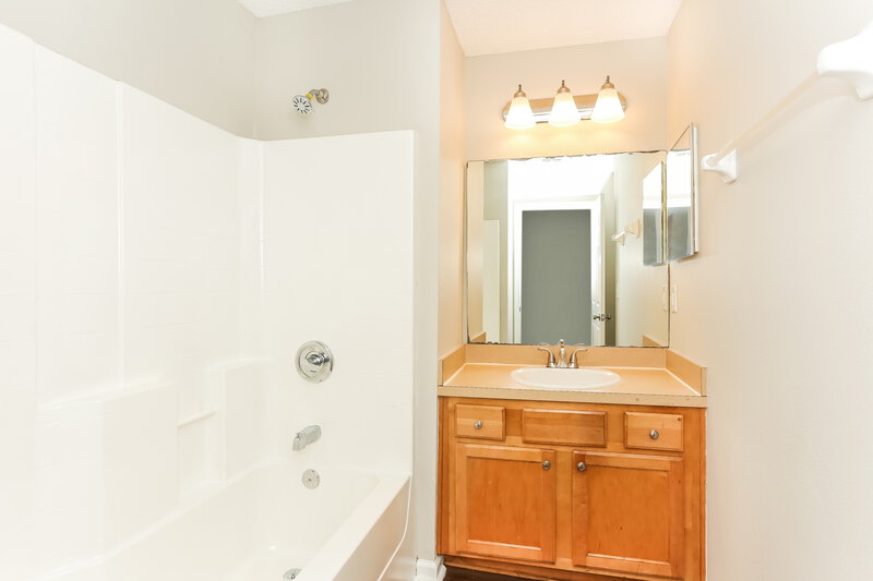 2,310/Mo, 2626 Springwillow Dr Jacksonville, FL 32221 Bathroom View