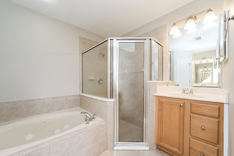 2,655/Mo, 3017 Captiva Bluff Rd N Jacksonville, FL 32226 Main Bathroom View 2