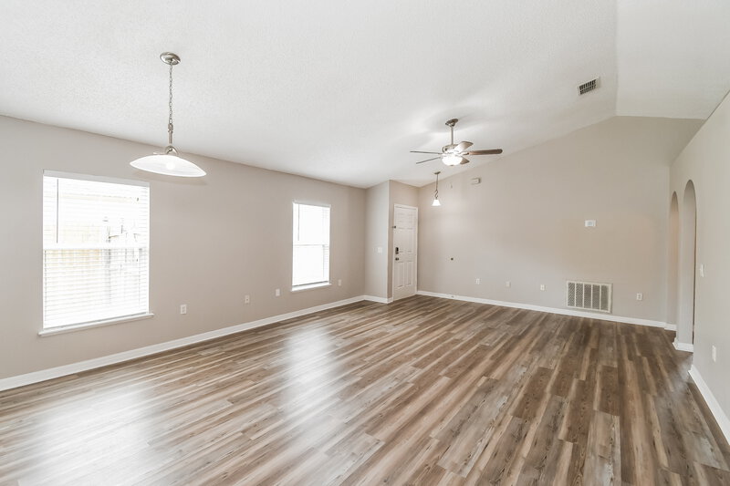 2,450/Mo, 3608 Alec Dr Middleburg, FL 32068 Living Room View 2