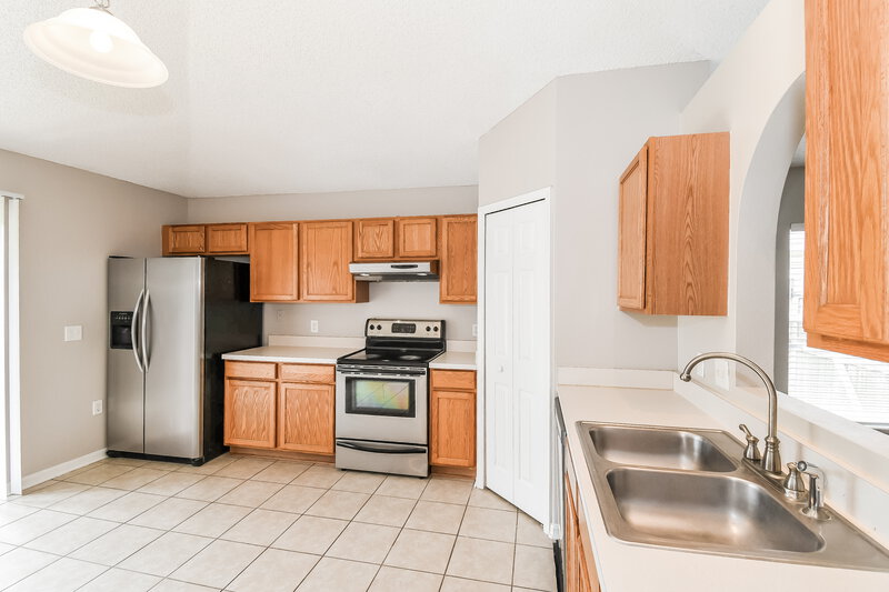 2,450/Mo, 3608 Alec Dr Middleburg, FL 32068 Kitchen View 3