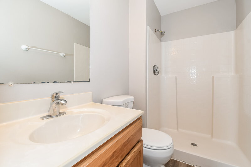 2,450/Mo, 3608 Alec Dr Middleburg, FL 32068 Bathroom View