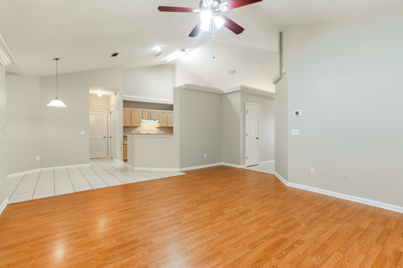 2,005/Mo, 515 Charles Pinckney St Orange Park, FL 32073 Living Room View 2