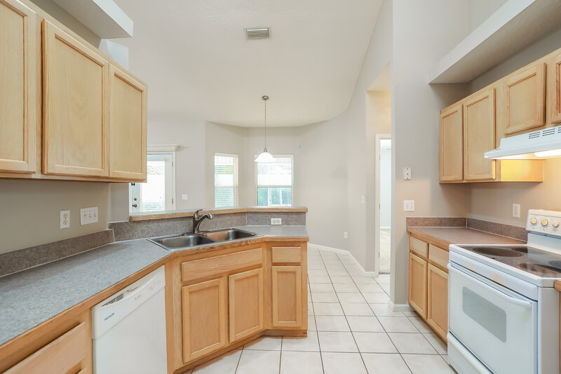2,005/Mo, 515 Charles Pinckney St Orange Park, FL 32073 Kitchen View