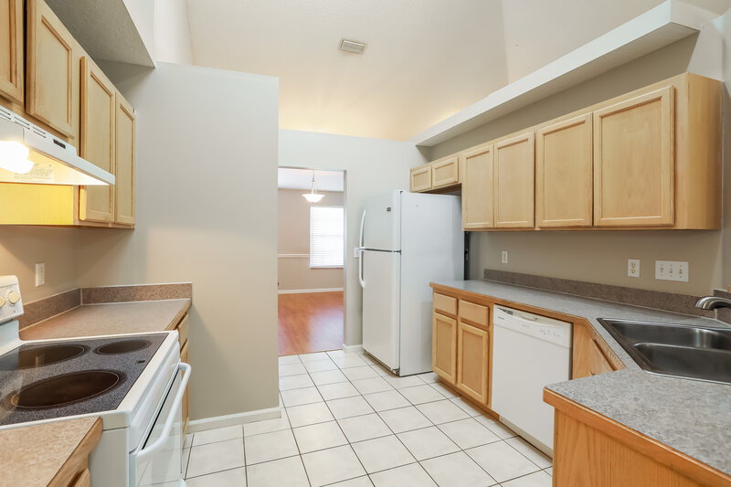 2,005/Mo, 515 Charles Pinckney St Orange Park, FL 32073 Kitchen View 2
