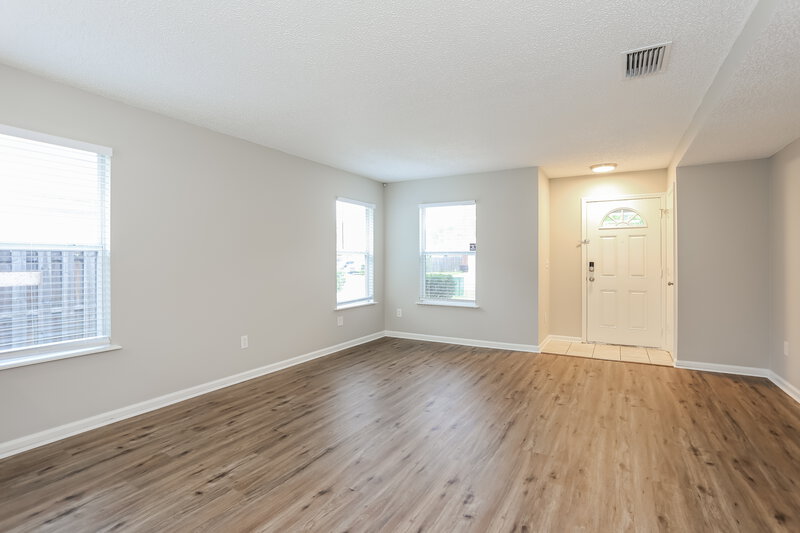 1,795/Mo, 5736 Birds Nest Ln Jacksonville, FL 32222 Living Room View 2