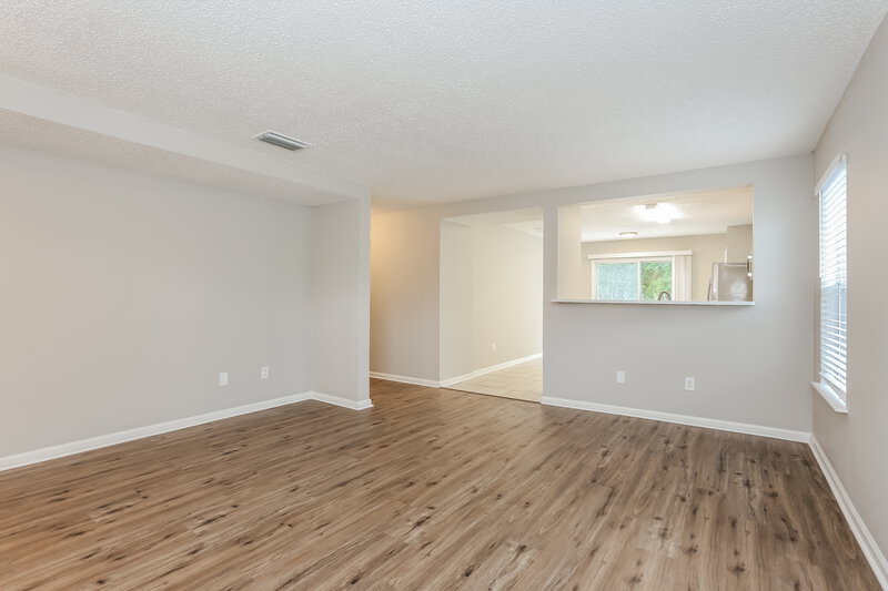 1,795/Mo, 5736 Birds Nest Ln Jacksonville, FL 32222 Living Room View 3