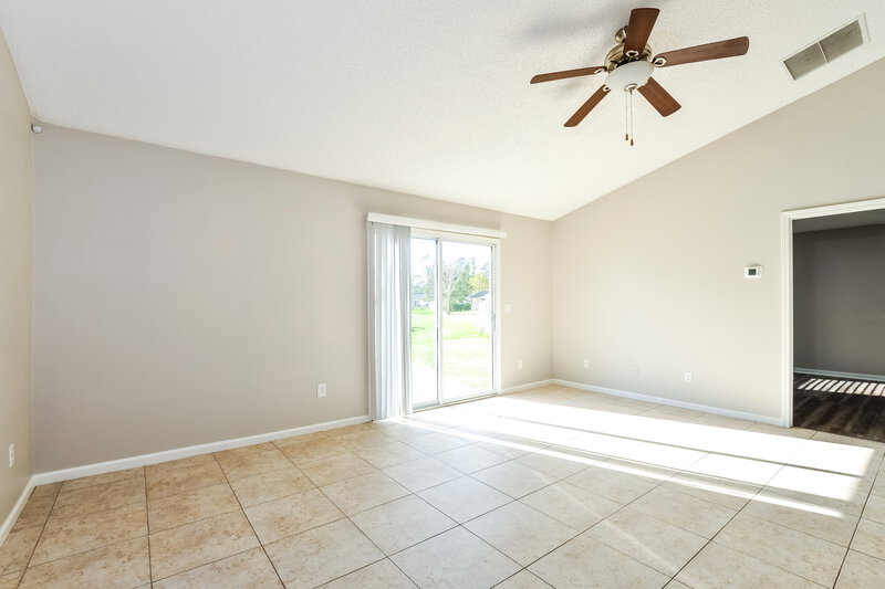 1,905/Mo, 1371 Summerbrook Dr Middleburg, FL 32068 Living Room View 2