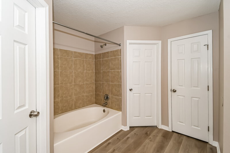 2,465/Mo, 1936 Firefly Dr Green Cove Springs, FL 32043 Main Bathroom View 2