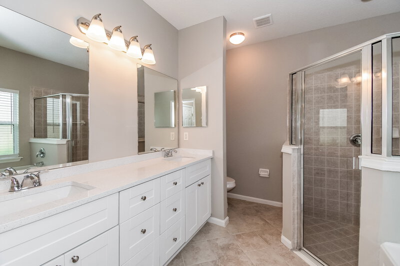 2,535/Mo, 96197 Ridgewood Cir Fernandina Beach, FL 32034 Main Bathroom View 2