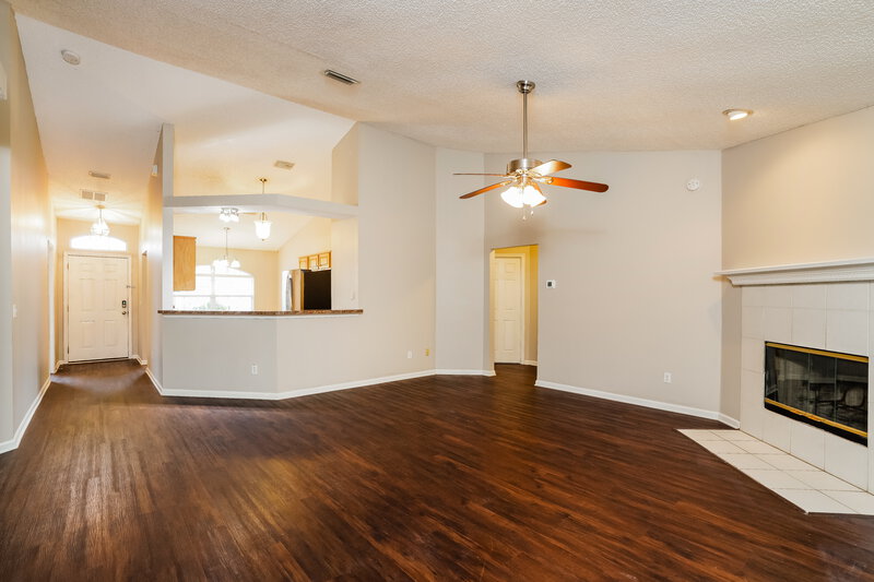 1,895/Mo, 3095 Seth Dr Green Cove Springs, FL 32043 Living Room View 2