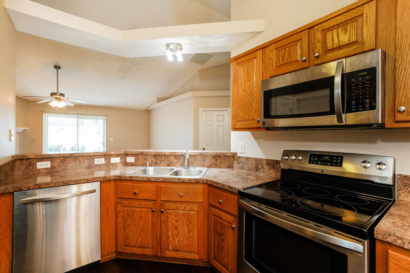 1,895/Mo, 3095 Seth Dr Green Cove Springs, FL 32043 Kitchen View