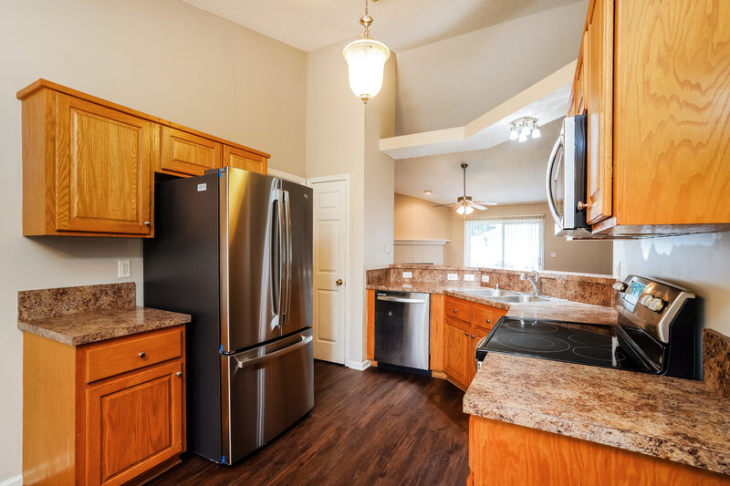 1,895/Mo, 3095 Seth Dr Green Cove Springs, FL 32043 Kitchen View 2