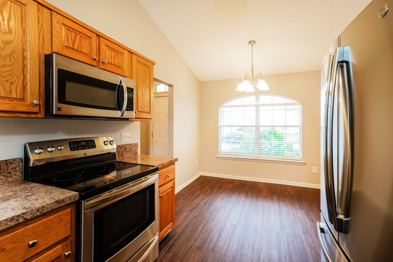 1,895/Mo, 3095 Seth Dr Green Cove Springs, FL 32043 Kitchen View 3