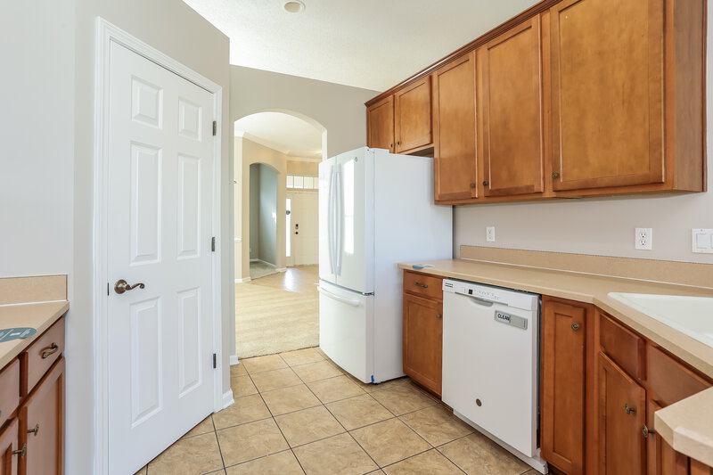 3,200/Mo, 13609 Canoe Ct Jacksonville, FL 32226 Kitchen View 2
