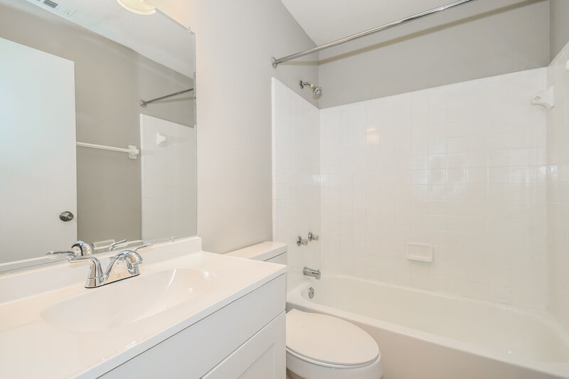 1,785/Mo, 2225 Alderney Ct Middleburg, FL 32068 Bathroom View