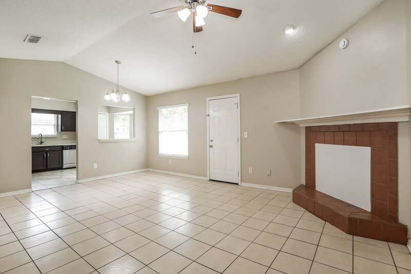 1,580/Mo, 1903 Farm Way Middleburg, FL 32068 Living Room View