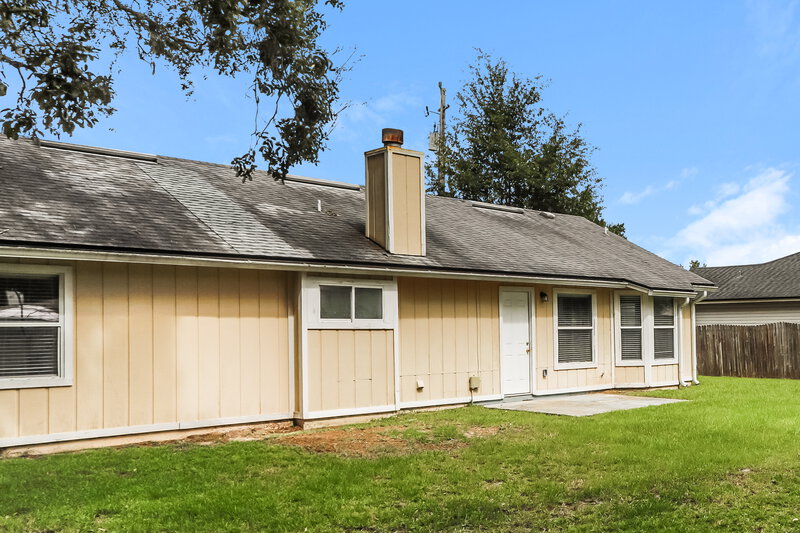 1,580/Mo, 1903 Farm Way Middleburg, FL 32068 Rear View