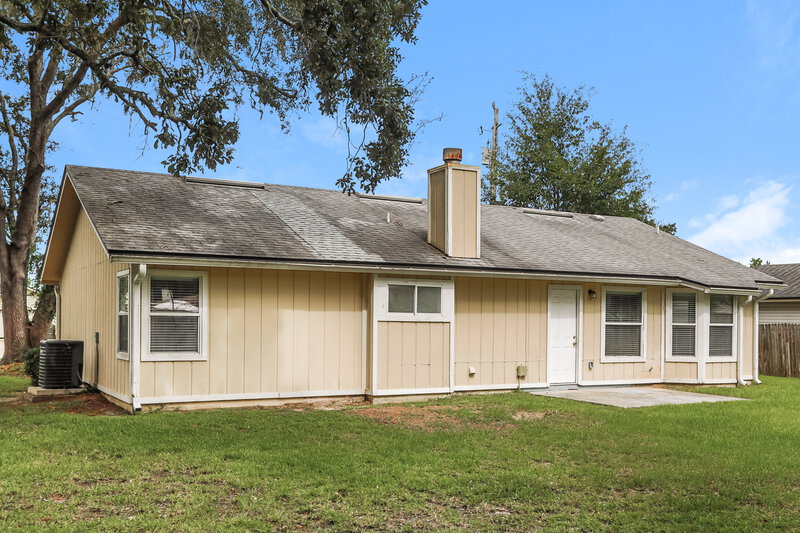 1,580/Mo, 1903 Farm Way Middleburg, FL 32068 Rear View 2