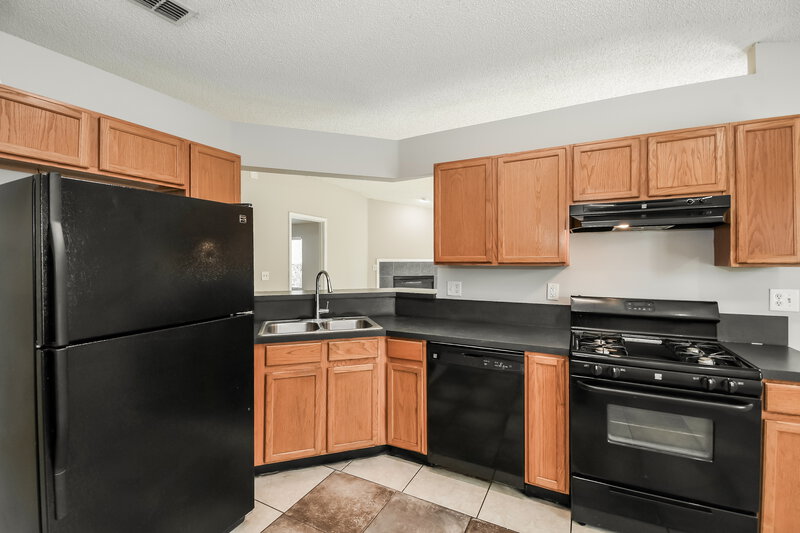 2,300/Mo, 3341 Volley Dr Jacksonville, FL 32277 Kitchen View
