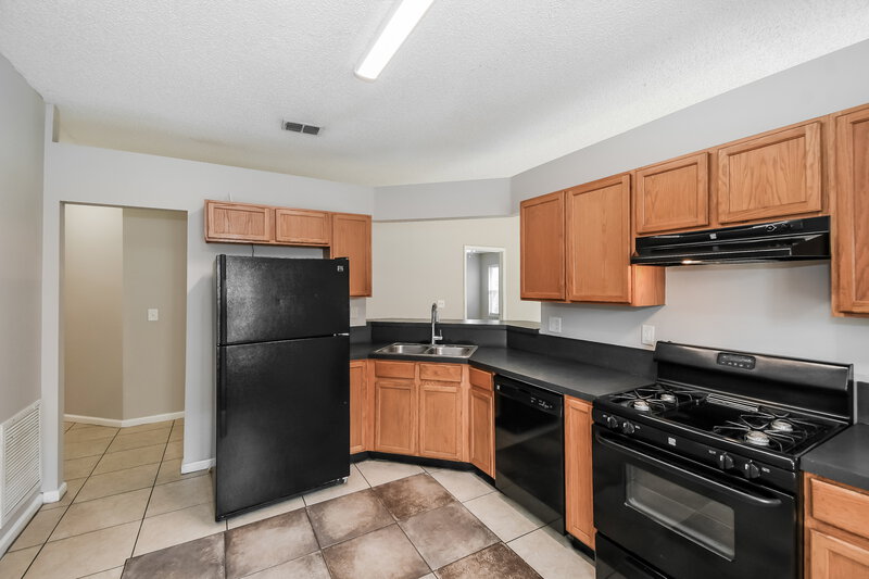 2,300/Mo, 3341 Volley Dr Jacksonville, FL 32277 Kitchen View 2