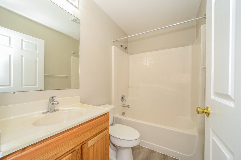 1,960/Mo, 11242 Ardencroft Dr S Jacksonville, FL 32246 Bathroom View