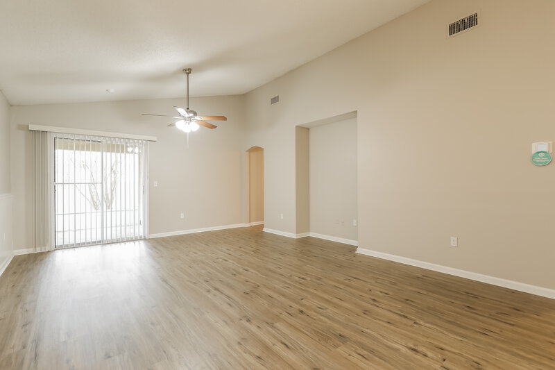 1,805/Mo, 2045 Hunters Trace Cir Middleburg, FL 32068 Living Room View