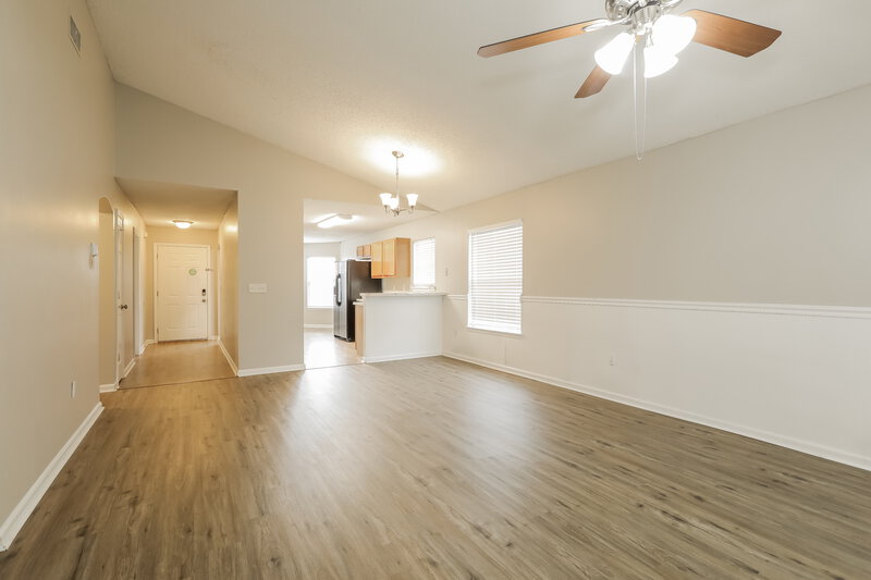 1,805/Mo, 2045 Hunters Trace Cir Middleburg, FL 32068 Living Room View 2