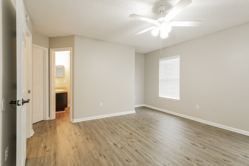 1,805/Mo, 2045 Hunters Trace Cir Middleburg, FL 32068 Main Bedroom View 2