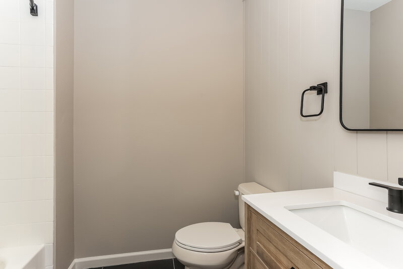 1,615/Mo, 3248 Roundabout Dr Middleburg, FL 32068 Bathroom View