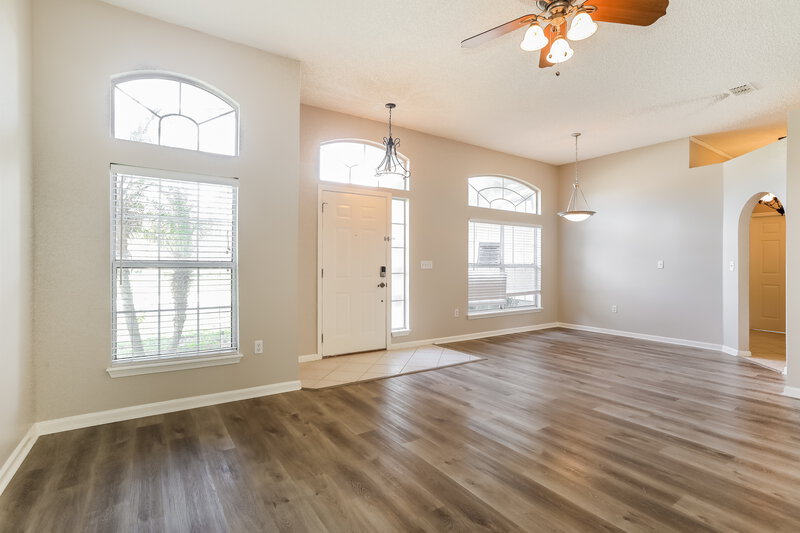 2,220/Mo, 265 Maplewood Dr Saint Johns, FL 32259 Sitting Room View
