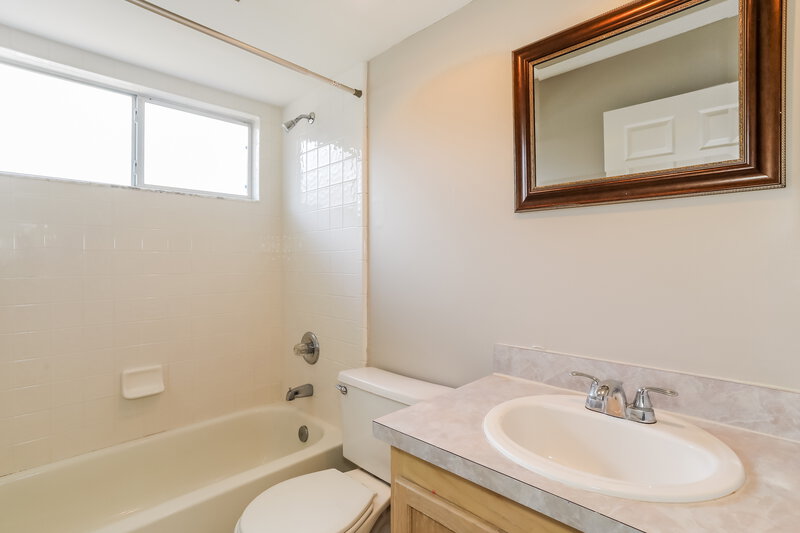 2,220/Mo, 265 Maplewood Dr Saint Johns, FL 32259 Bathroom View