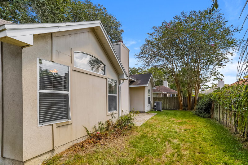 2,220/Mo, 265 Maplewood Dr Saint Johns, FL 32259 Rear View 2
