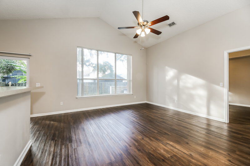 2,150/Mo, 1723 Rustling Dr Fleming Island, FL 32003 Living Room View 2