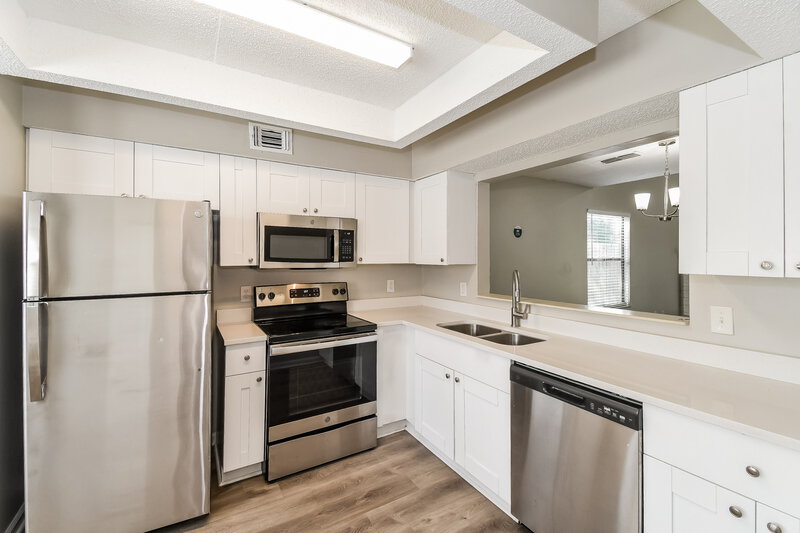 2,040/Mo, 4685 Wassail Dr Jacksonville, FL 32257 Kitchen View