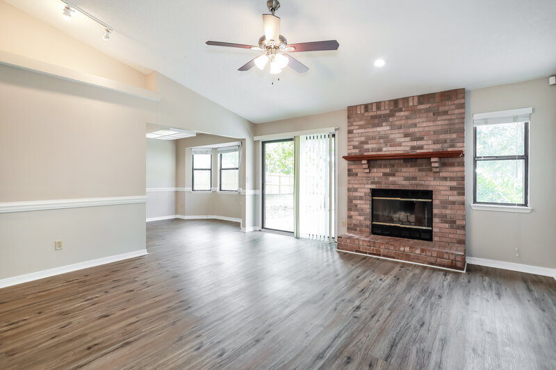 2,300/Mo, 2232 Alderney Ct Middleburg, FL 32068 Living Room View 2
