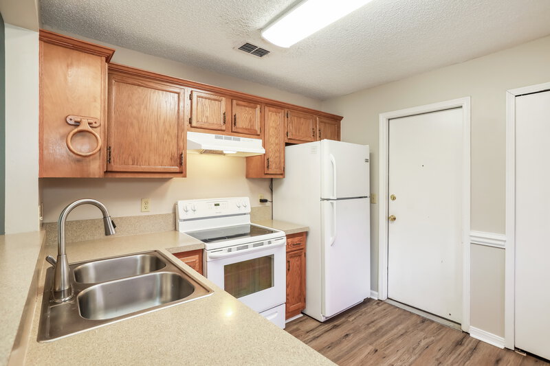 2,300/Mo, 2232 Alderney Ct Middleburg, FL 32068 Kitchen View