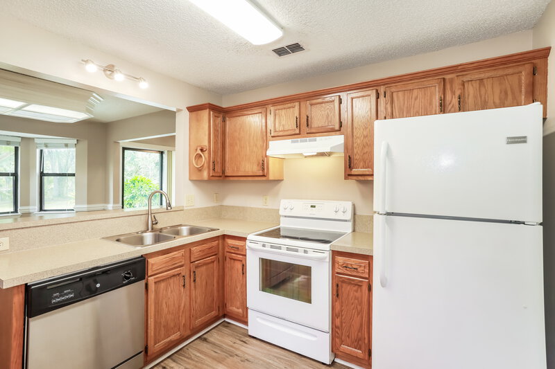 2,300/Mo, 2232 Alderney Ct Middleburg, FL 32068 Kitchen View 2