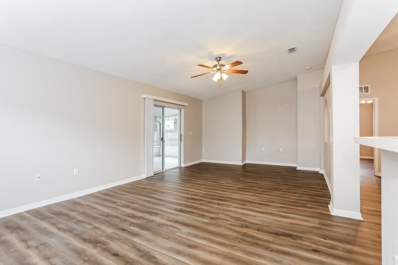 1,745/Mo, 9350 Lockheed Ln Jacksonville, FL 32221 Living Room View