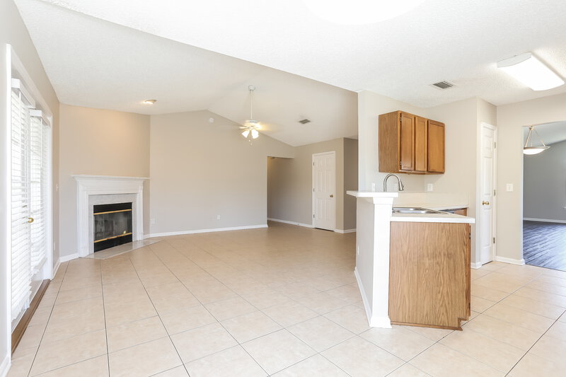 1,985/Mo, 538 Fallen Timbers Dr Orange Park, FL 32073 Living Room View 2