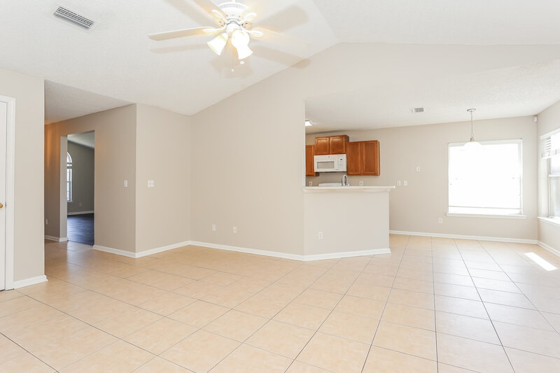 1,985/Mo, 538 Fallen Timbers Dr Orange Park, FL 32073 Living Room View 3
