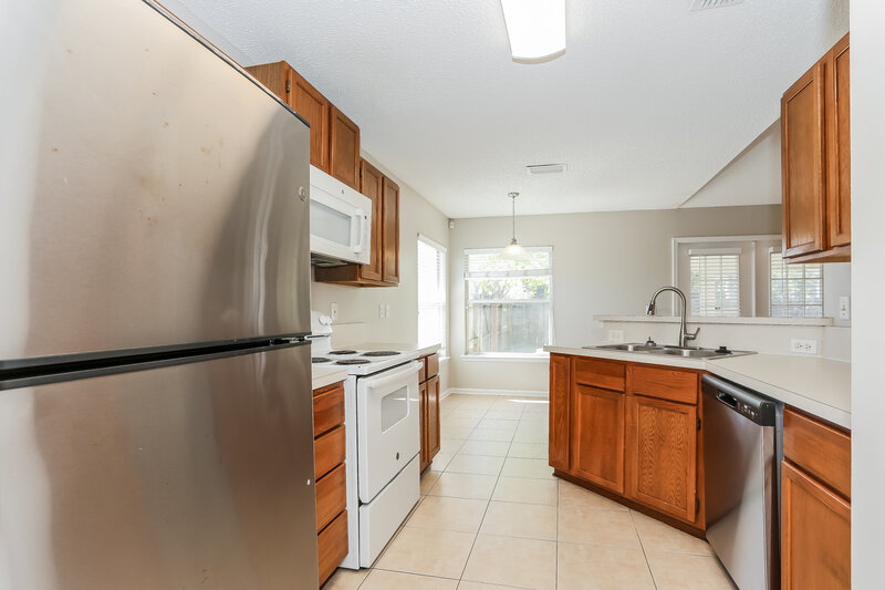 1,985/Mo, 538 Fallen Timbers Dr Orange Park, FL 32073 Kitchen View