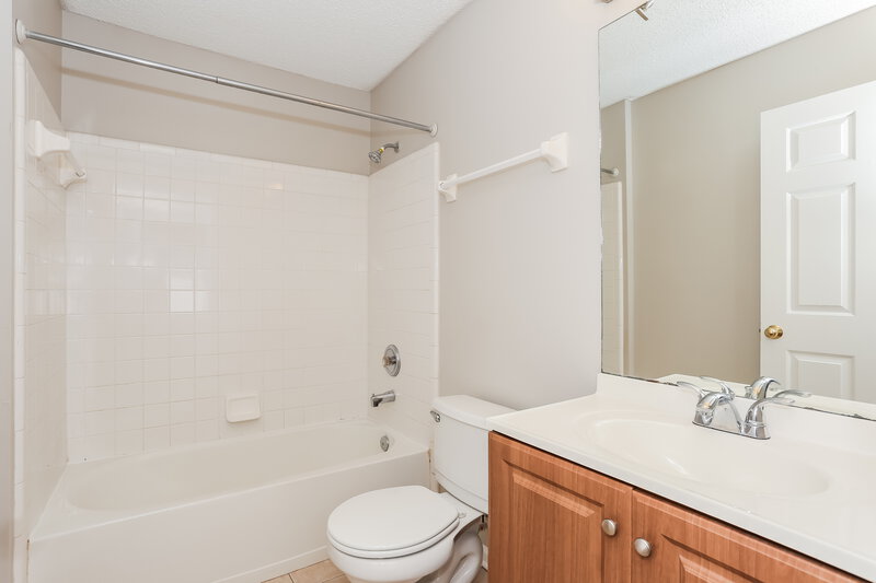 1,985/Mo, 538 Fallen Timbers Dr Orange Park, FL 32073 Bathroom View