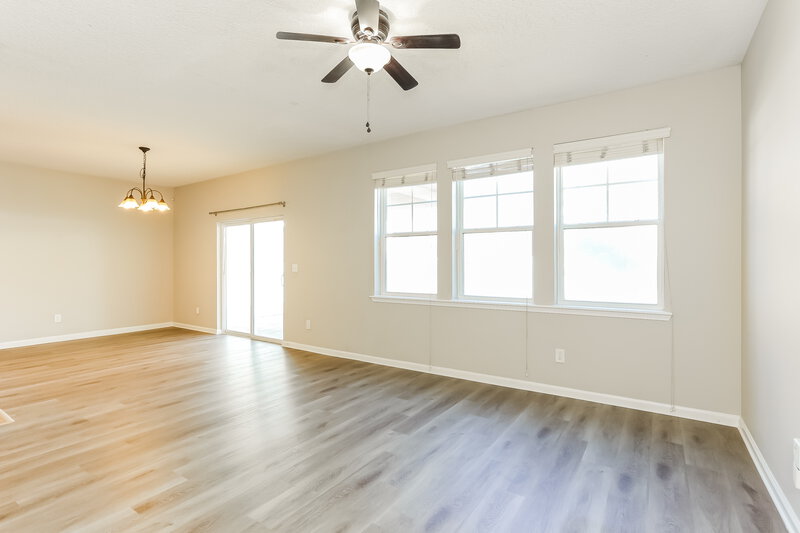 0/Mo, 6177 Casterbridge Rd Jacksonville, FL 32258 Living Room View 2