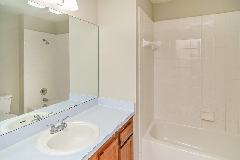 2,940/Mo, 4359 Hollygate Dr Jacksonville, FL 32258 Bathroom View