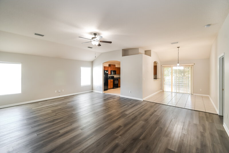 1,905/Mo, 6223 Bonita Cove Rd Jacksonville, FL 32222 Living Room View 2