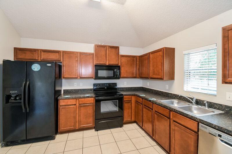 1,905/Mo, 6223 Bonita Cove Rd Jacksonville, FL 32222 Kitchen View 2