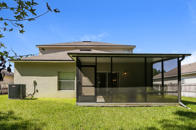 2,125/Mo, 5098 Johnson Creek Dr Jacksonville, FL 32218 Rear View
