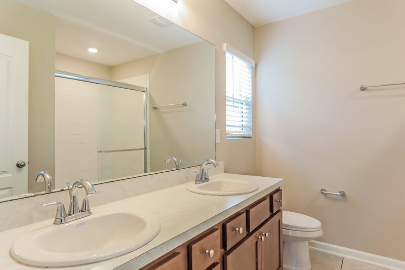 2,050/Mo, 75055 Nassau Station Way Yulee, FL 32097 Main Bathroom View
