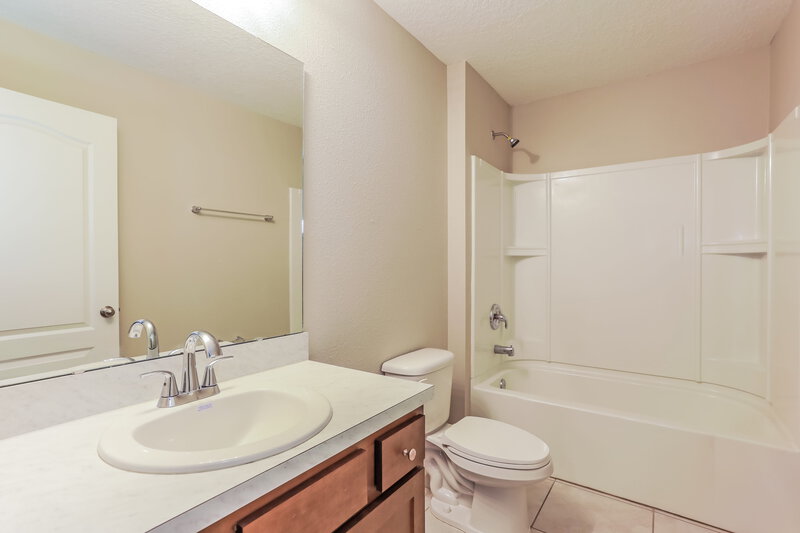 2,050/Mo, 75055 Nassau Station Way Yulee, FL 32097 Bathroom View