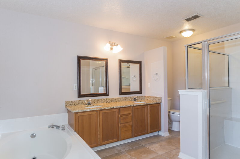 1,885/Mo, 10198 Rising Mist Ln Jacksonville, FL 32221 Master Bathroom View